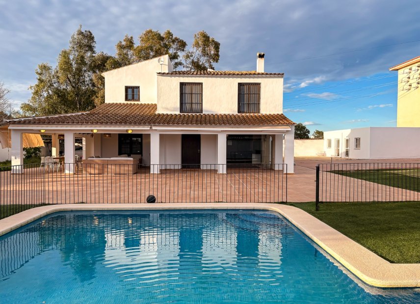 Reventa - Villa -
Santa Pola - El Poble Llevanti