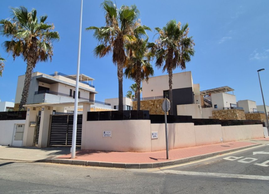 Reventa - Villa -
Torrevieja - Costa Blanca