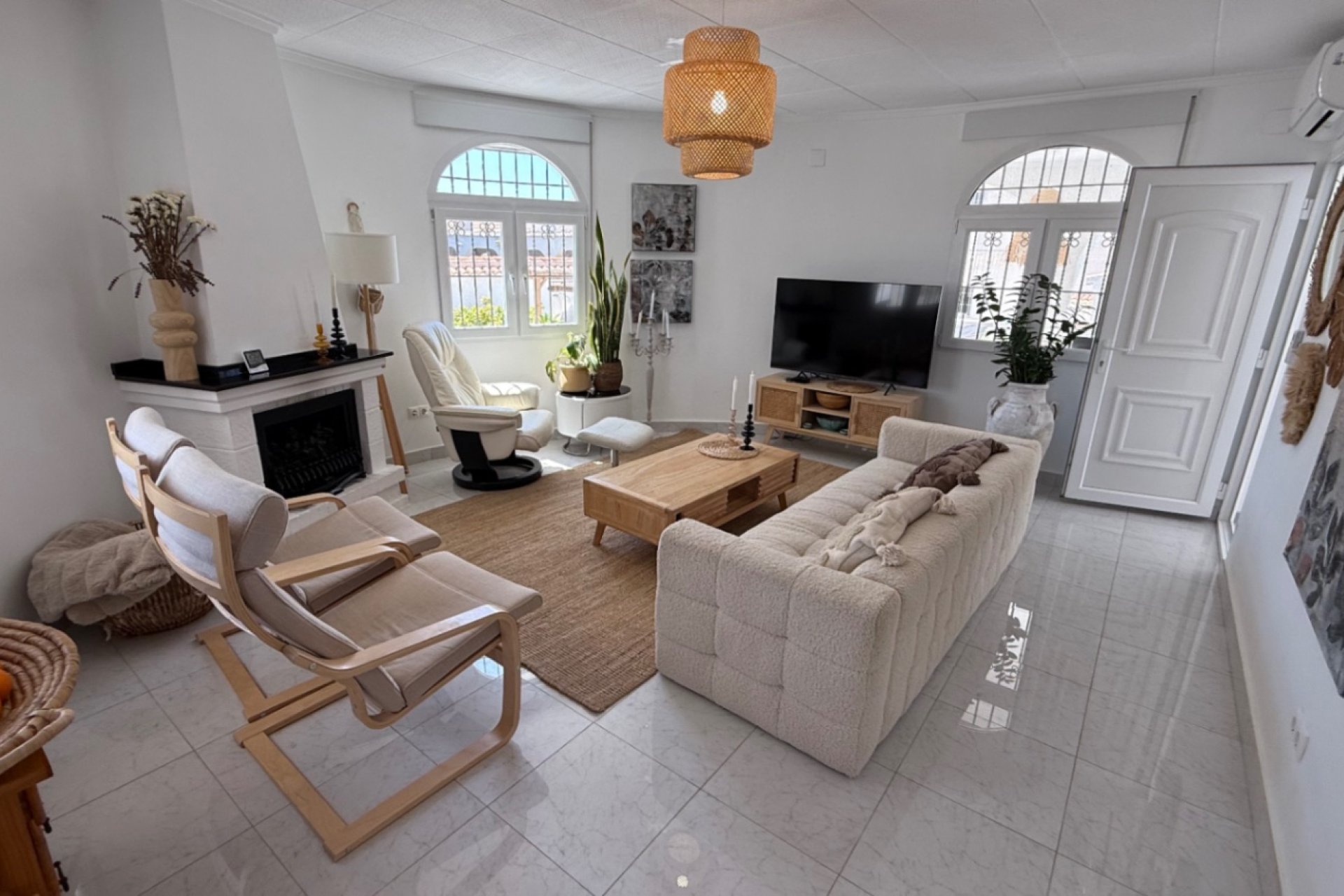 Reventa - Villa -
Torrevieja - Costa Blanca