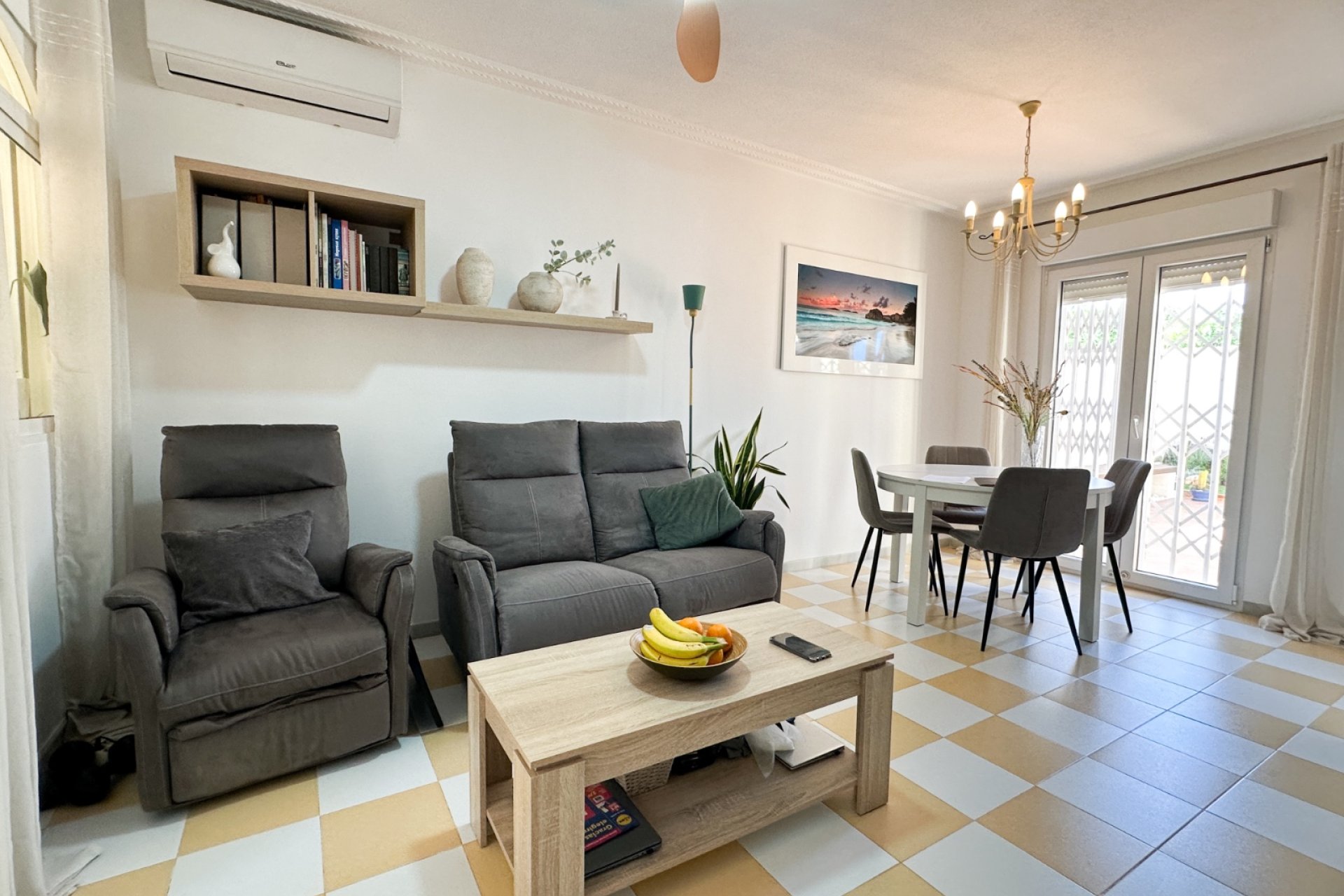 Reventa - Villa -
Torrevieja - Nueva Torrevieja