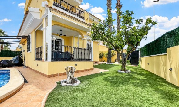 Villa - Gensalg - Orihuela Costa -
                Los Dolses