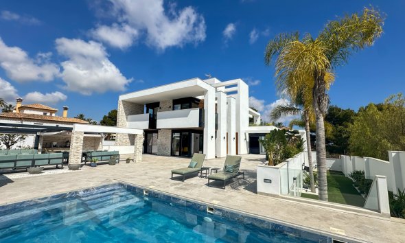 Villa - Gensalg - Orihuela Costa -
                Villamartín