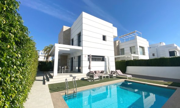 Villa - Resale - Ciudad Quesada -
                Doña Pepa
