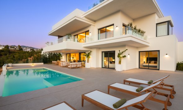 Villa - Resale - Estepona - Selwo