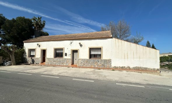 Villa - Resale - Heredades - Heredades