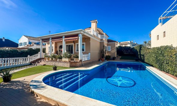 Villa - Resale - La Mata - La Mata