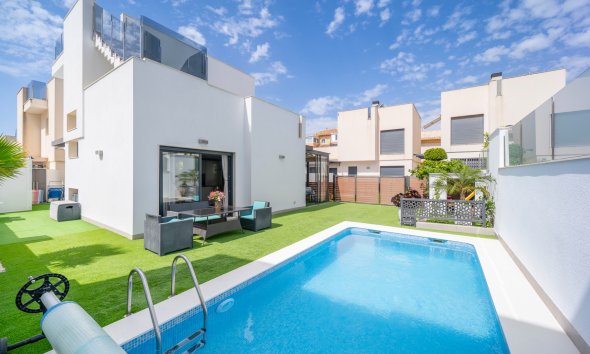 Villa - Resale - Torrevieja - Torrevieja