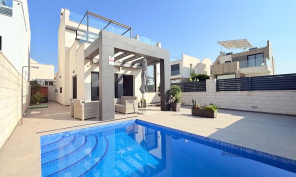Villa - Reventa - Ciudad Quesada -
                Pueblo Bravo