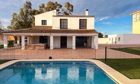 Villa - Reventa - Santa Pola -
                El Poble Llevanti