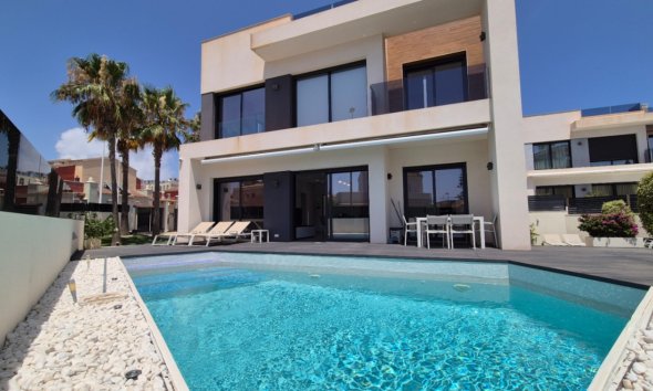 Villa - Reventa - Torrevieja -
                Costa Blanca