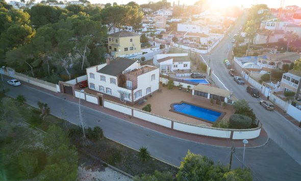 Villa - Reventa - Torrevieja -
                Los Balcones