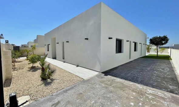 Nybyggeri - detached -
Rafal