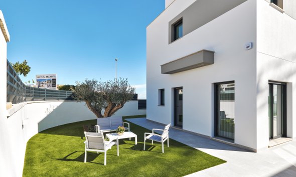 Nybyggeri - Villa -
San Miguel de Salinas