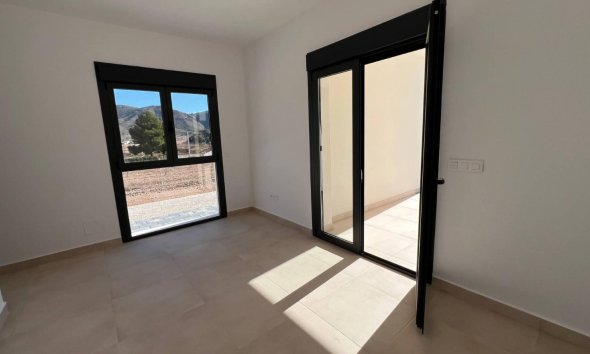 Nybyggeri - detached -
La Canalosa