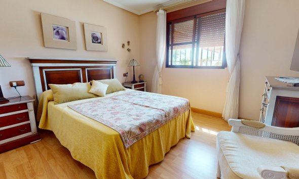 Nybyggeri - detached -
Águilas