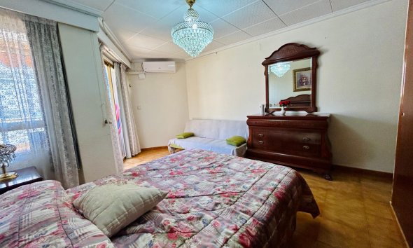 Resale - apartment -
Santa Pola - Puerto