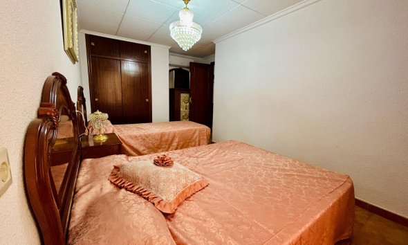 Resale - apartment -
Santa Pola - Puerto