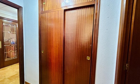 Resale - apartment -
Santa Pola - Puerto