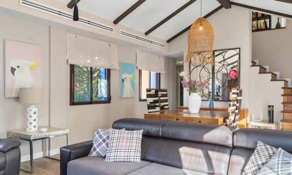 Resale - Villa -
Santa Pola - El Poble Llevanti