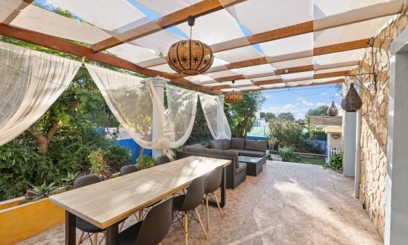 Resale - Villa -
Santa Pola - El Poble Llevanti