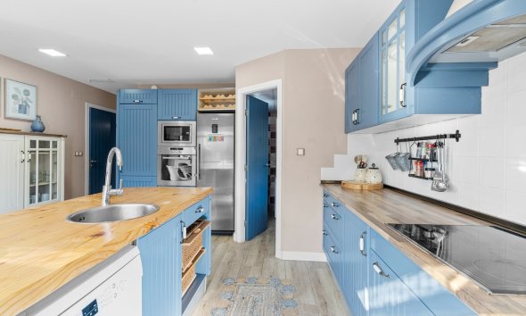 Resale - Villa -
Santa Pola - El Poble Llevanti