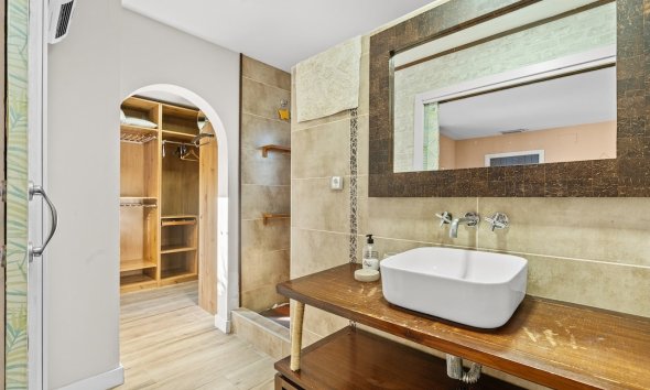 Resale - Villa -
Santa Pola - El Poble Llevanti