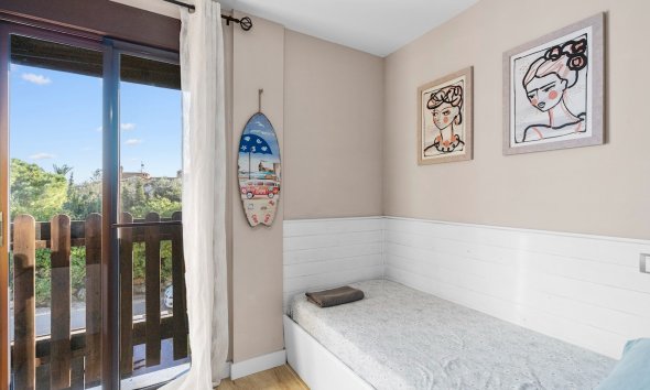 Resale - Villa -
Santa Pola - El Poble Llevanti