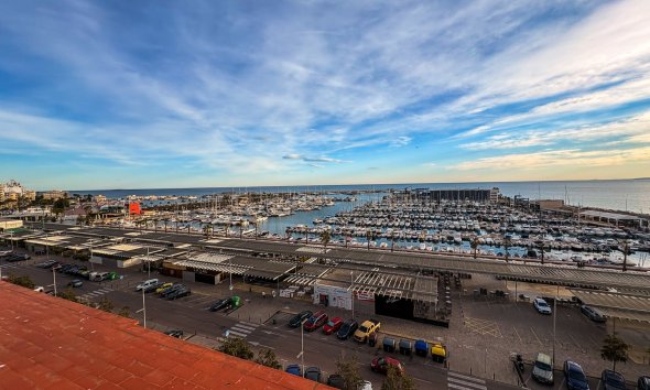 Resale - apartment -
Santa Pola - Puerto
