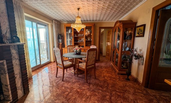 Resale - apartment -
Santa Pola - Puerto