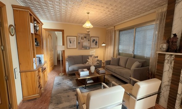 Resale - apartment -
Santa Pola - Puerto