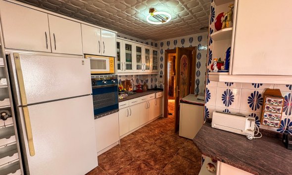 Resale - apartment -
Santa Pola - Puerto