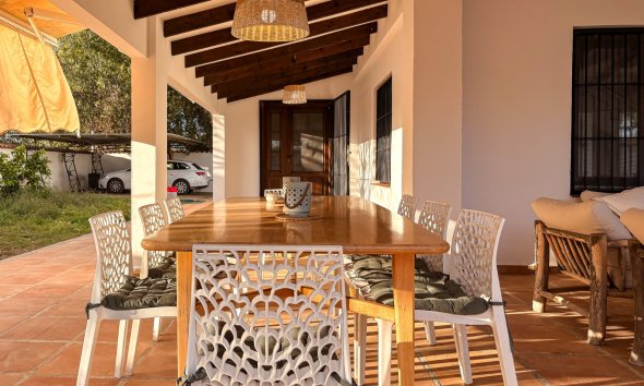 Resale - Villa -
Santa Pola - El Poble Llevanti