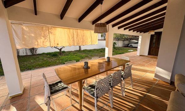 Resale - Villa -
Santa Pola - El Poble Llevanti