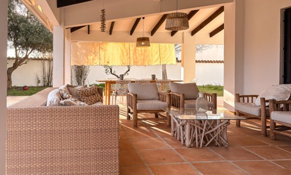 Resale - Villa -
Santa Pola - El Poble Llevanti
