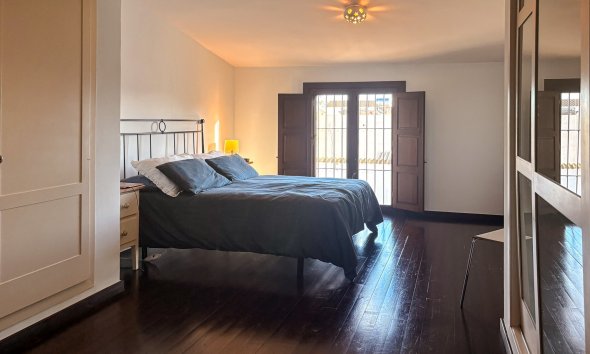 Resale - Villa -
Santa Pola - El Poble Llevanti