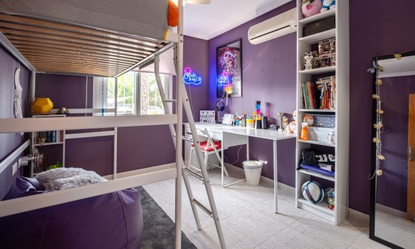 Resale - Villa -
Santa Pola - Gran Alacant