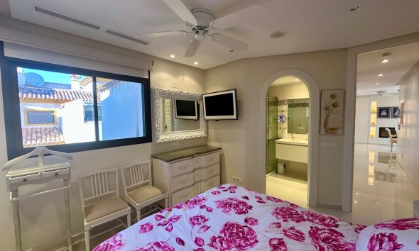 Resale - apartment -
Guardamar del Segura - Marjal Beach