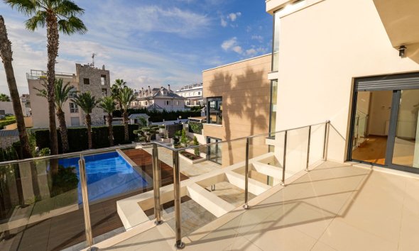Nybyggeri - Villa -
Torrevieja