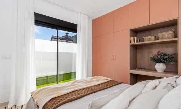 Nybyggeri - detached -
Polop