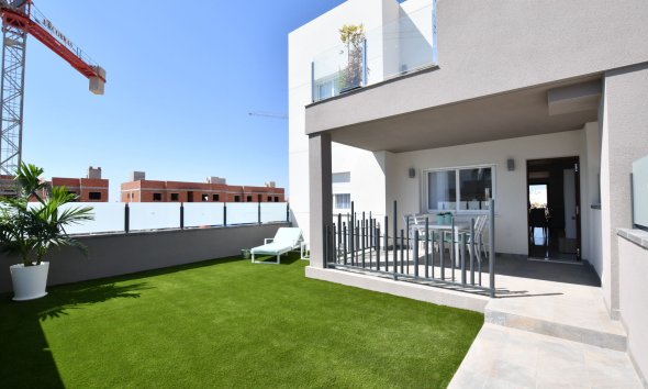 Nybyggeri - low-bungalow -
San Miguel de Salinas