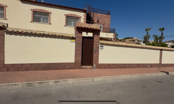 Gensalg - Villa -
Torrevieja - Costa Blanca