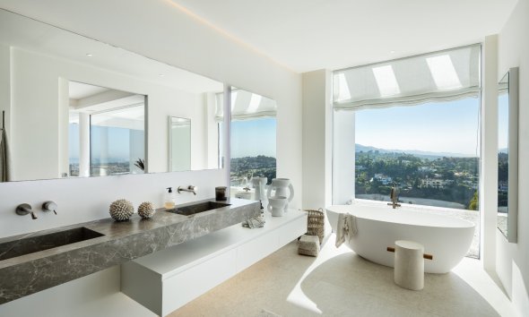 Resale - Villa -
Benahavis - La Quinta