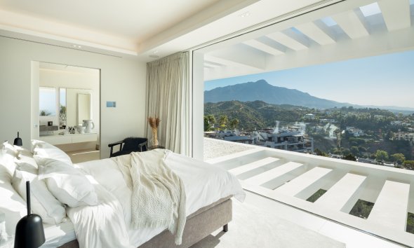 Resale - Villa -
Benahavis - La Quinta