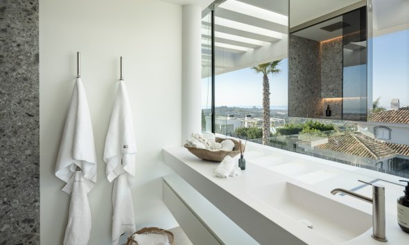 Resale - Villa -
Benahavis - La Quinta