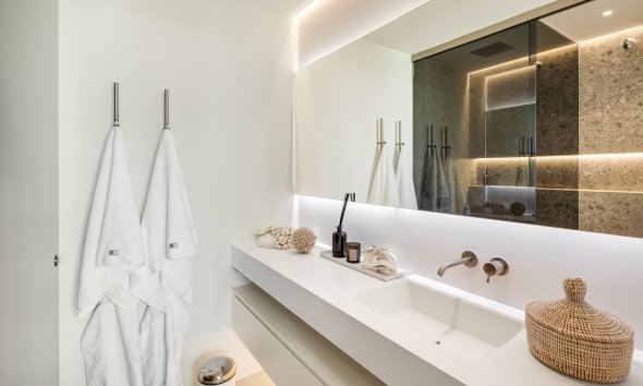Resale - Villa -
Benahavis - La Quinta