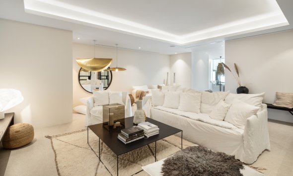 Resale - Villa -
Benahavis - La Quinta