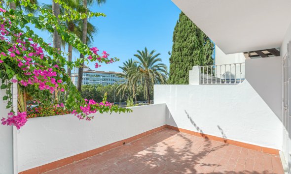 Gensalg - Rækkehus -
Marbella - Puerto Banús
