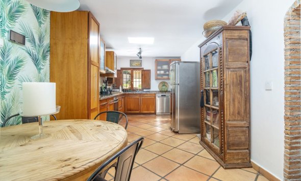 Resale - Villa -
Benahavis - La Quinta