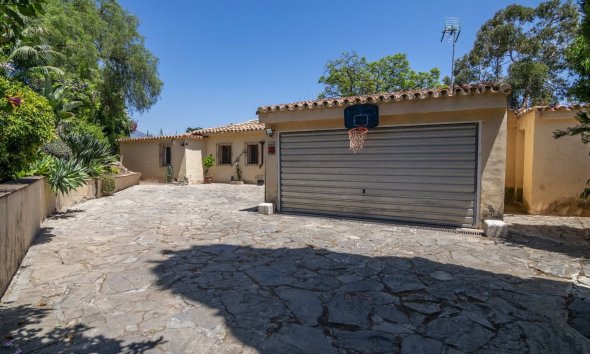 Resale - Villa -
Benahavis - La Quinta