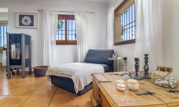 Resale - Villa -
Benahavis - La Quinta